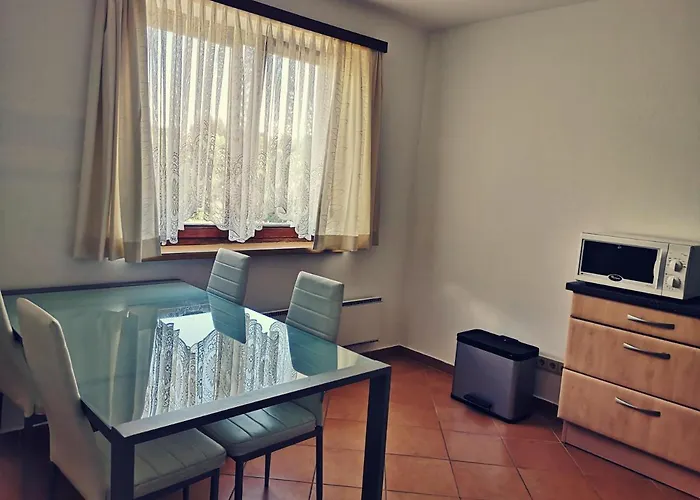 Haus Im Gruenen * فيلاخ